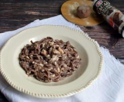 Tagliatelle al cacao, panna e salmone affumicato