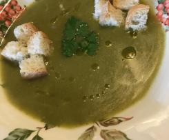 Minestra alle erbe spontanee della Valchiusella