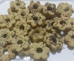 Canestrelli salati al pesto con semi di canapa e semi di chia