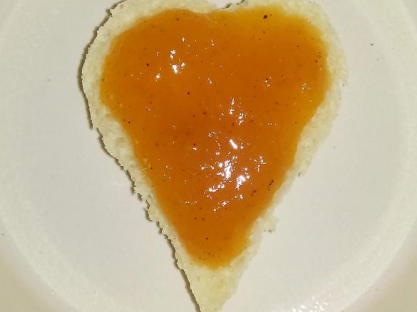 Marmellata di peschenoci alla cannella