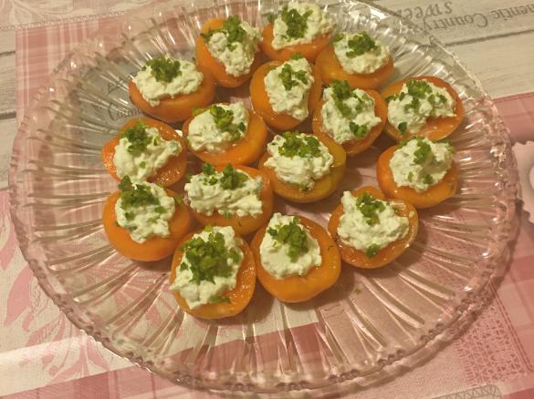 Albicocche al vino con mousse di ricotta-Contest Lunchbox