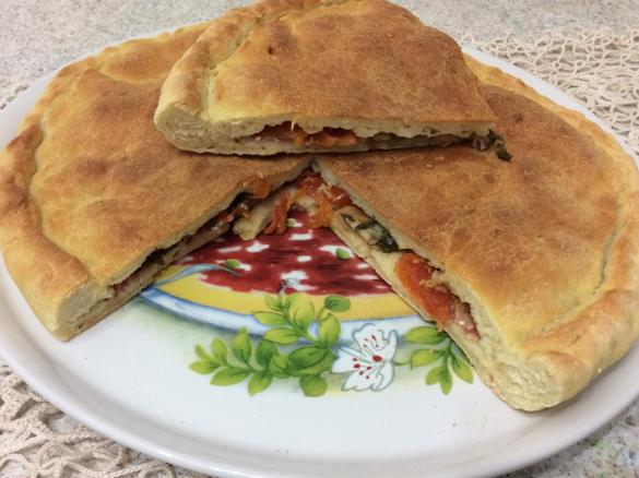 Focaccia ripiena Speck,Rucola e Pomodorini