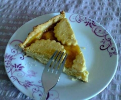 Crostata di nocciole con marmellata di pesche