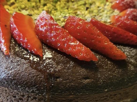 Torta cioccolato con cuore morbido al pistacchio