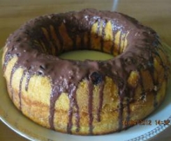 Ciambella allo yogourt con amarene e cioccolato fuso