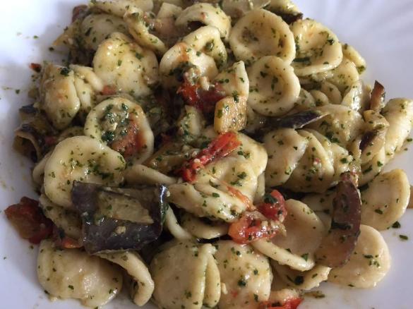 Orecchiette melanzane e pesto