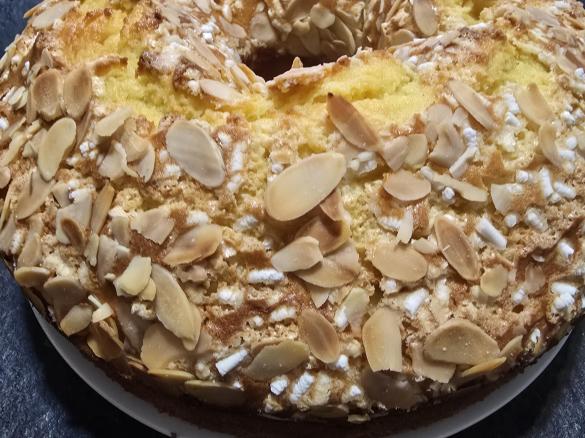 Ciambella agrumi e mandorle