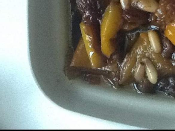 Peperoni in agrodolce con uvetta e pinoli