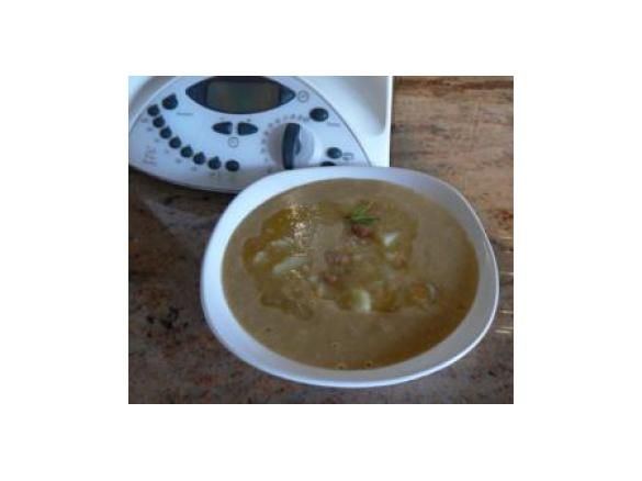 Zuppa di patate e fagioli