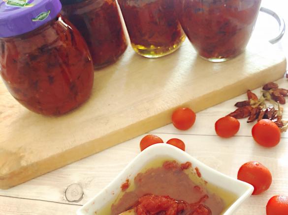 Conserva con diavolicchio (peperoncino)