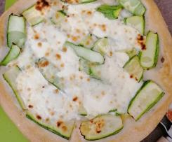 Pizza croccante zucchine e stracchino