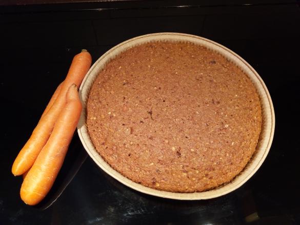 Torta di carote "coi fiocchi" senza zucchero