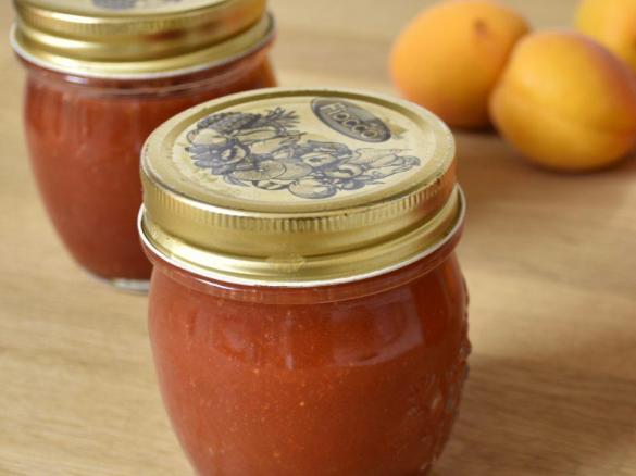 Confettura di fragole e albicocche