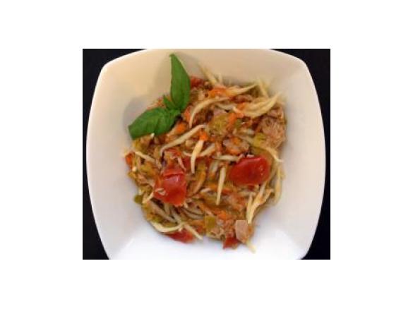 Pasta fresca con fiori di zucca e tonno