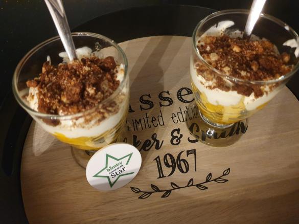 Coppe con pesche, crema al cioccolato bianco e biscottini  semintegrali al cioccolato  - CONTEST PESCHE