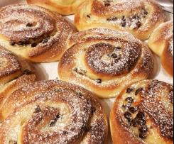 Girelle di Pan brioche alla crema e gocce di cioccolato