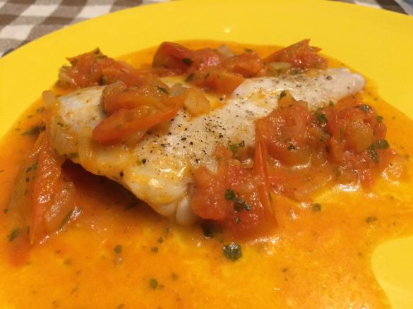 Filetti di cernia con salsa al pomodoro