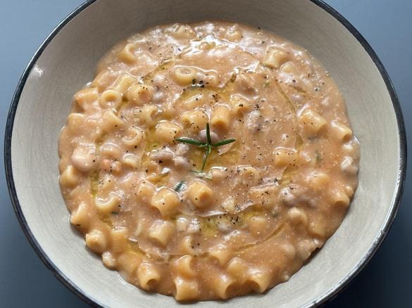 Pasta e fagioli col macco