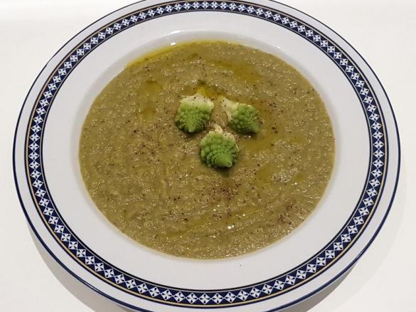 Crema di coste di broccolo romanesco