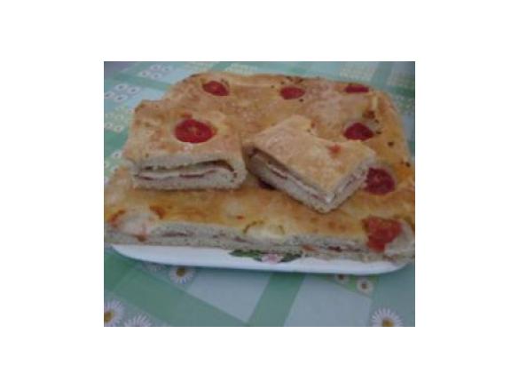  focaccia pomodoro, mozzarella e origano