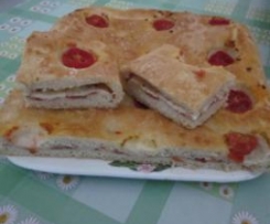  focaccia pomodoro, mozzarella e origano