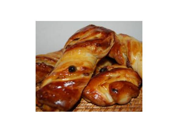 TRECCINE SFOGLIATE CON UVETTA E CANDITI