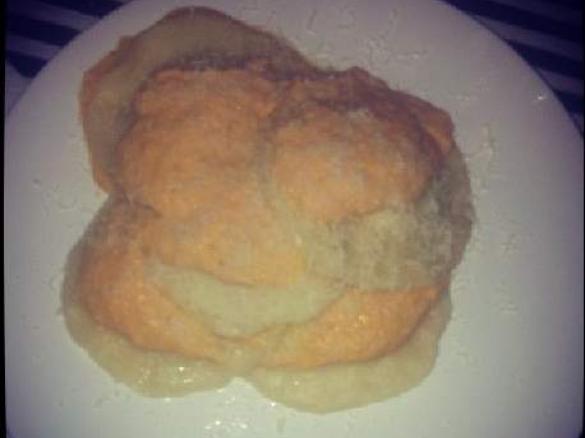 Gnocchi stesi ai cipollotti su salsa di zucca