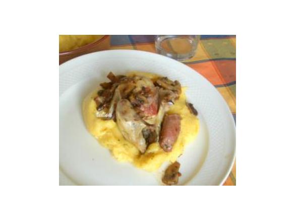 Quaglie con polenta e funghi
