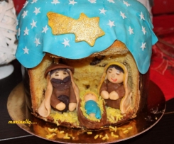 panettone decorato  con goccie di cioccolato