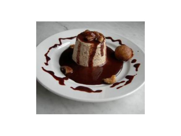 BAVARESE DI CASTAGNE CON SALSA AL CIOCCOLATO