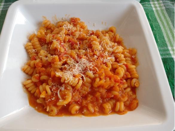 Fusilli risottati al pomodoro fresco e carote