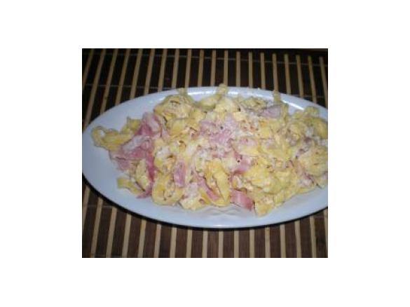 tagliatelle al sugo di pinoli, praga e scamorza