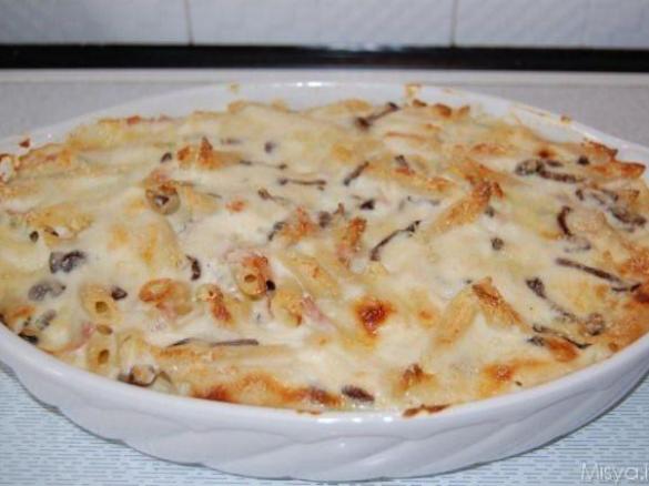 Pennette al forno con verdure e besciamella