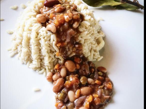 Sformatino di riso con intingolo ai legumi ubriachi / Contest legumi