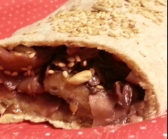 Strudel integrale con cappuccio e radicchio