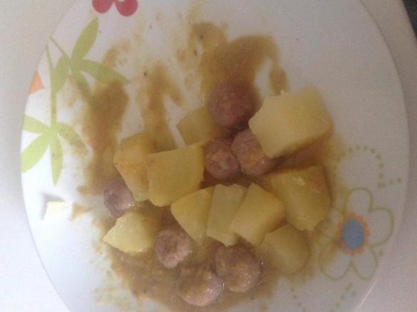 Salsiccia in umido con patate