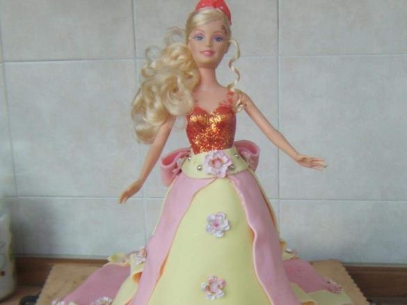 TORTA BARBIE