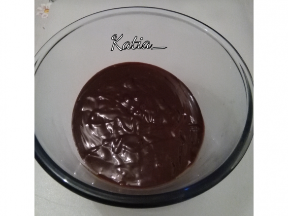 Glassa a specchio al cioccolato bianco o fondente - Variante di Glassa a specchio