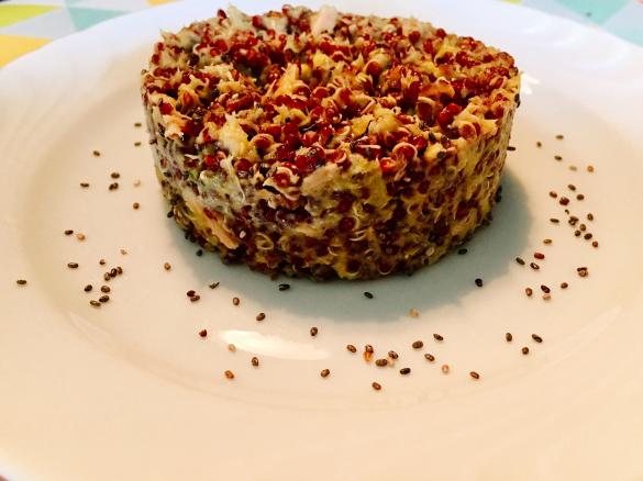 QUINOA ROSSA CON CREMA DI AVOCADO E TONNO