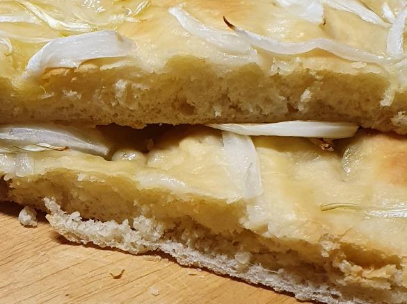 Focaccia alla cipolla e al rosmarino