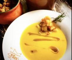 Vellutata zucchine e zafferano con crostini all’aglio