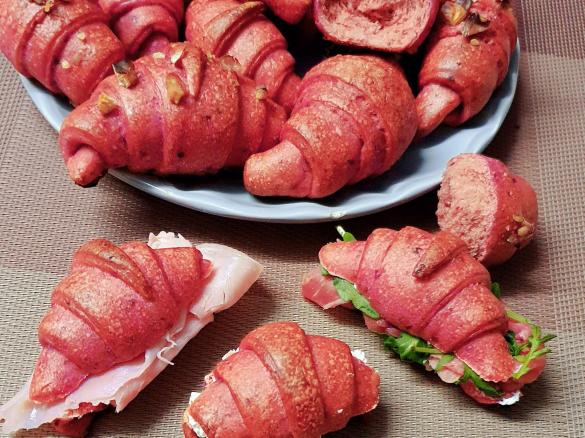 Cornetti di barbabietola, dolce e salato "contest rape"