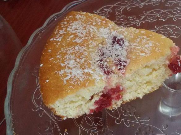 Torta soffice cocco e amarene