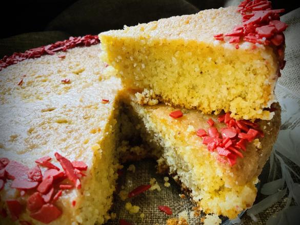 Torta de Is Isposus - Torta degli sposi tradizionale sarda