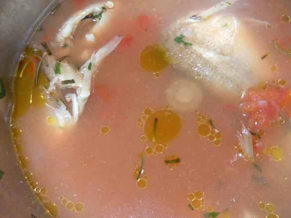 Pagello in brodo alla siciliana