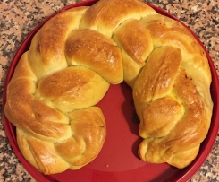 Treccia di pane brioche farcita