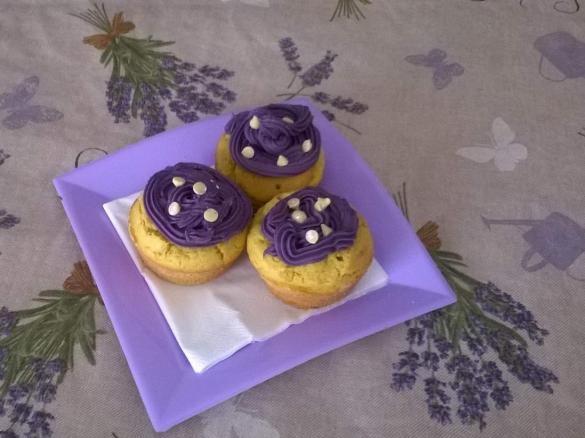 CUPCAKE AL PROFUMO DI LAVANDA - CONTEST - con farina di kamut e ripieno di nutella