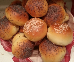 Panini al latte con sesamo e papavero