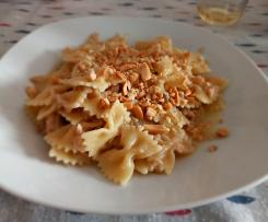 Farfalle tonno, limone e granella di arachidi