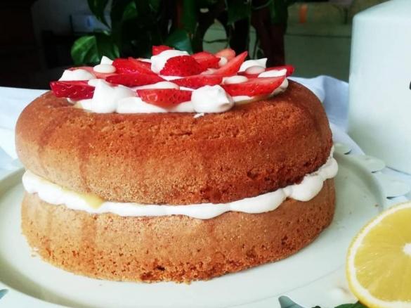 VICTORIA SPONGE fragole e limoni